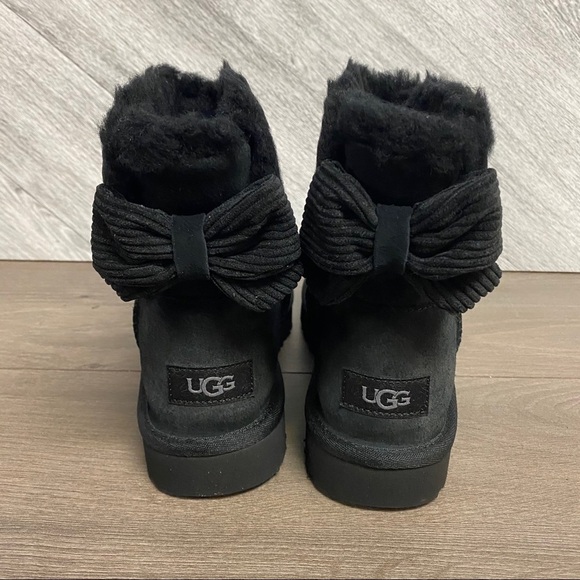 UGG | Mini Bailey Corduroy Bow Boots Black 6 NEW - Picture 7 of 11